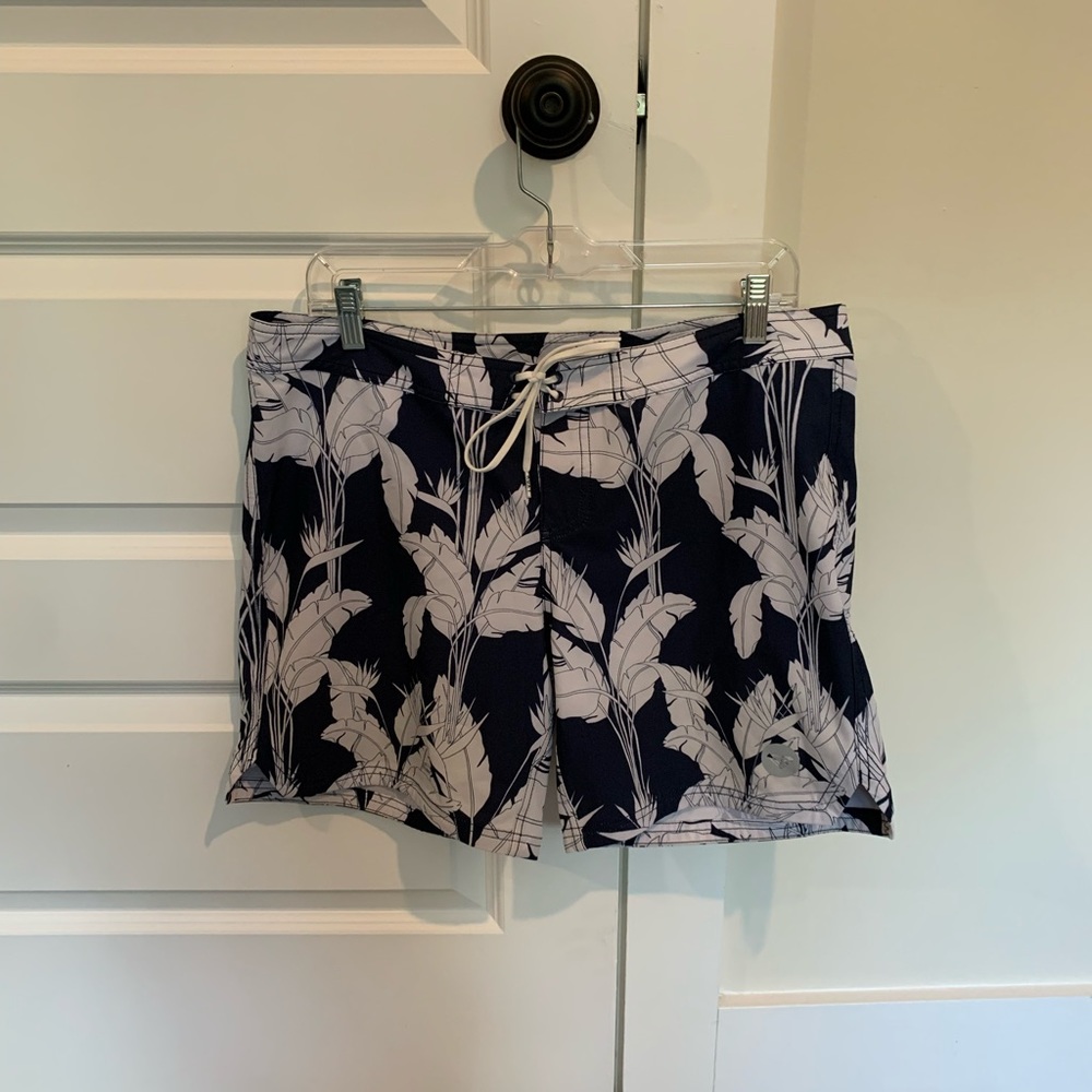 ROXY To Dye 7” Board Shorts - Size Large